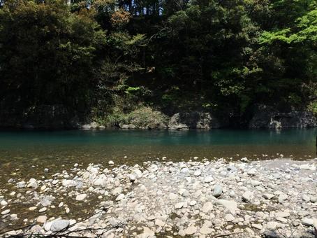 山の中の静かな川 山の中の静かな川 自然,川,青の写真素材