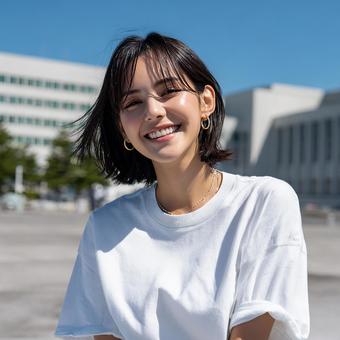 カジュアルなファッションの女性 カジュアルなファッションの女性の写真