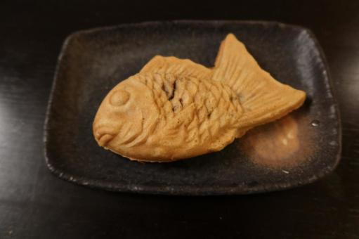 たい焼き(引き撮影) たい焼き(引き撮影) 鯛焼き,タイヤキ,お菓子の写真素材