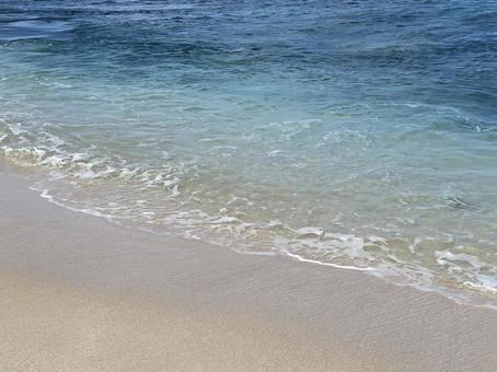 Sandy beaches of Okinawa An island in the East China Sea Tropical climate Vast beaches and coral reefs World War II battlefields, JPG Sandy beaches of Okinawa An island in the East China Sea Tropical climate Vast beaches and coral reefs World War II battlefields, okinawa sandy beach, an island in the east china sea, tropical climate, JPG