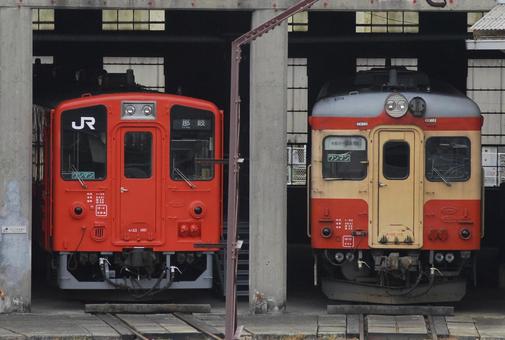 キハ52 キハ33 キハ52 キハ33の写真