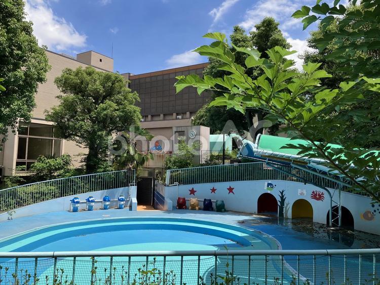 目黒区民センターの屋外幼児プール 目黒区民センターの屋外幼児プー,目黒区民センター,屋外幼児プールの写真素材