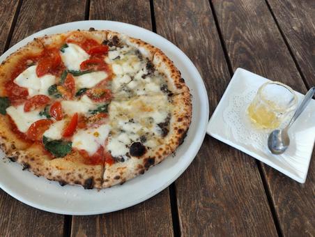 pizza 4 pizza 4の写真
