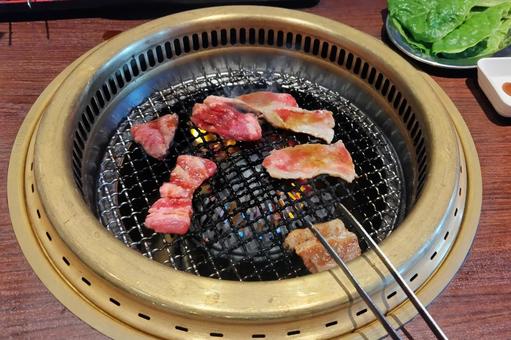 焼肉 焼肉 焼肉,焼き肉,網焼きの写真素材