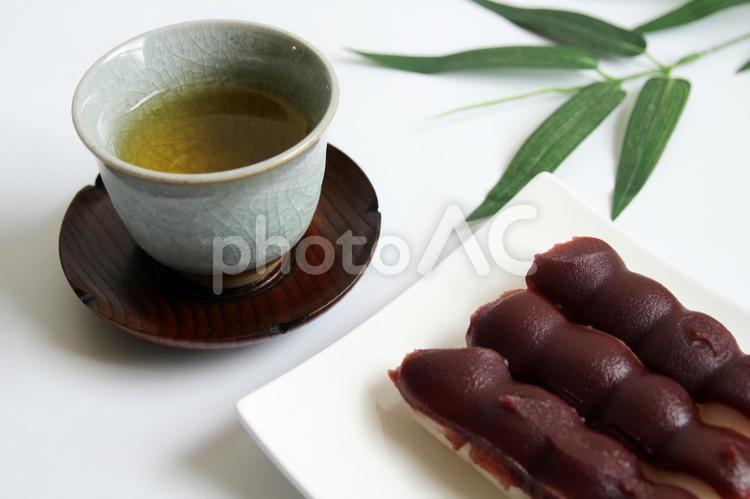 おはぎと緑茶の和菓子セット おはぎ,和菓子,緑茶の写真素材