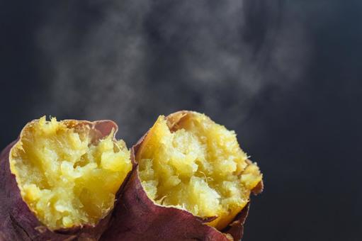 焼き芋(紅はるか) 焼き芋(紅はるか)の写真
