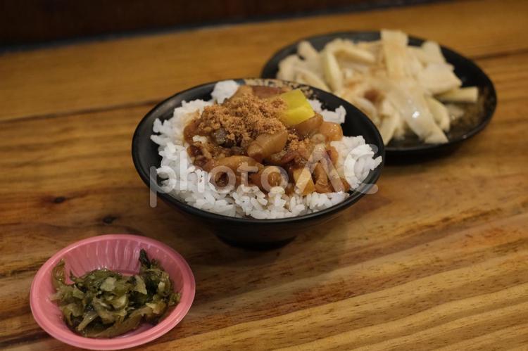 金饗台湾小吃の魯肉飯と魯筍絲 魯肉飯,魯筍絲,金饗台湾小吃の写真素材