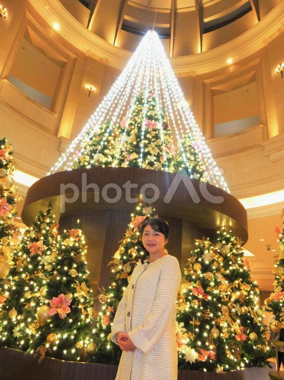 記念撮影をされる女性 日本,日本人,女性の写真素材