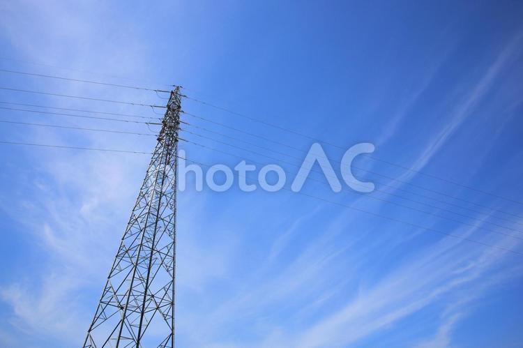 青空と送電線鉄塔 鉄塔,電線,空の写真素材