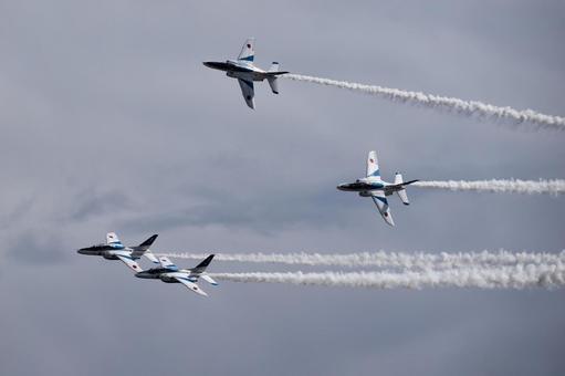 ブルーインパルス　フォーシップ　6の写真