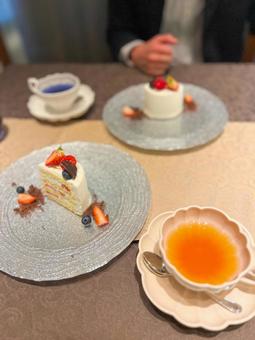 バースデーケーキ　ディナー 紅茶,ケーキ,ディナーの写真素材