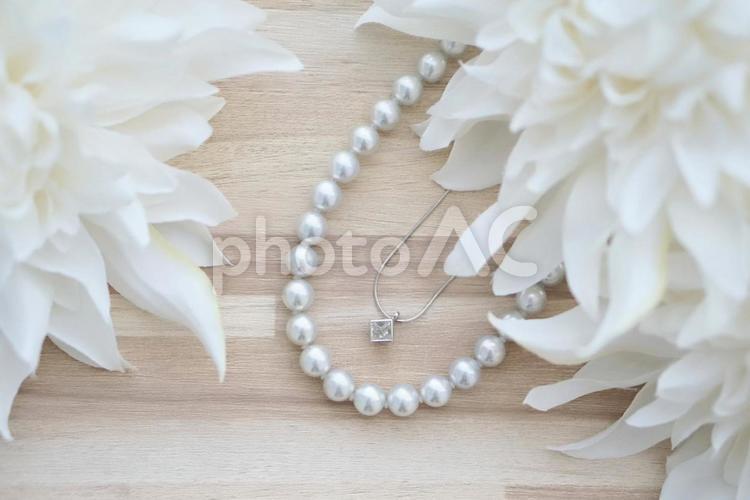 パールとダイヤのネックレス　結婚式イメージ ネックレス,パール,ダイヤの写真素材