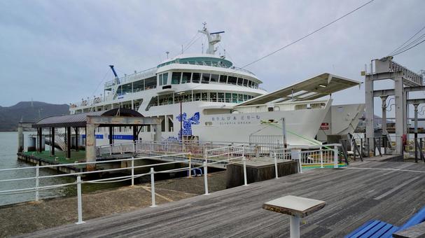 フェリー フェリー,船旅,旅行の写真素材