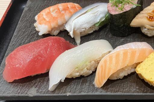 寿司の盛り合わせ 鮨,マグロ,海老の写真素材
