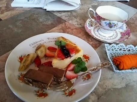 2ベリーがのったチーズケーキとショコラ 2ベリーがのったチーズケーキとショコラの写真