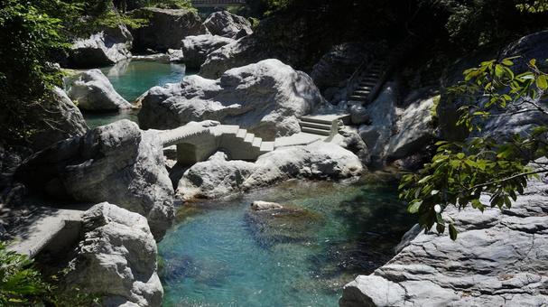 仁淀川渓谷の石橋 仁淀川渓谷の石橋の写真