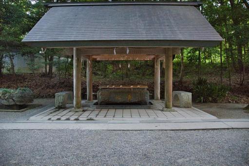 天の岩戸神社西本宮の鳥居と参道 宮崎県 天の岩戸神社西本宮の鳥居と参道 宮崎県の写真