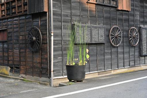 A pot standing in a charming house in the townscape of Shimogamo, landscape, shimoga, shizuoka prefecture, JPG
