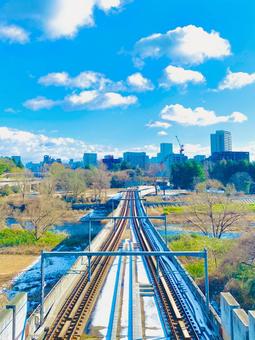 空へ続く線路 空へ続く線路 線路,青空,冬景色の写真素材