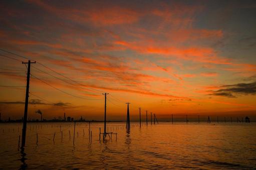 海中電柱 海中電柱,久津間海岸,夕陽の写真素材