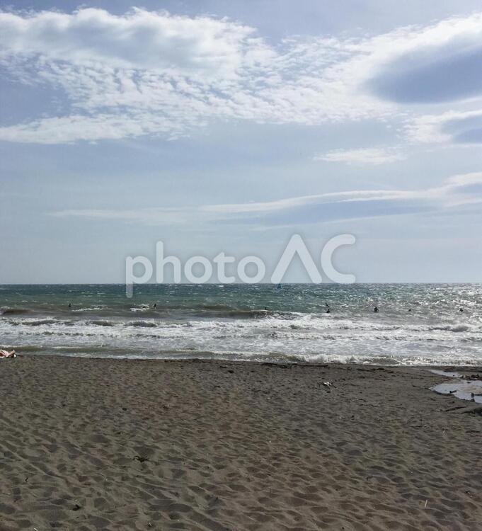 寒空と浜辺の風景 浜,水域,砂の写真素材