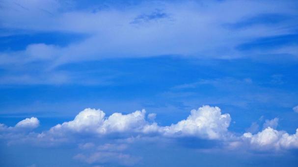 夏の空・もくもくの入道雲 夏の空・もくもくの入道雲 夏,入道雲,青空の写真素材