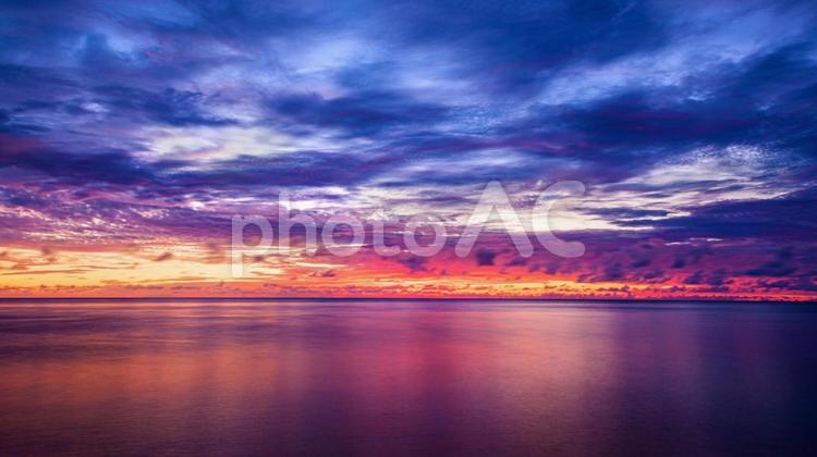 沖縄県・西表島 夏のトゥドゥマリ浜の夕景 夏,海,自然の写真素材