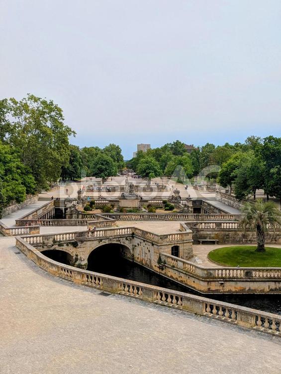 南仏 ニーム ラ フォンテーヌ庭園 南フランス,南仏,ニームの写真素材
