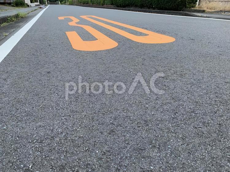 住宅街の道路 住宅街,住宅地,道路の写真素材
