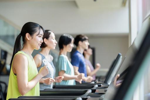 ジムで走る人々 ジム,フィットネス,フィットネスクラブの写真素材