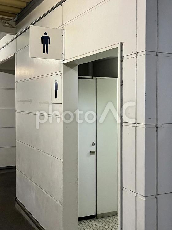 男性用トイレ トイレ,男性用,入口の写真素材