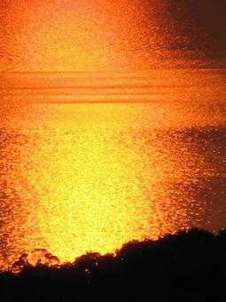 海を照らす陽光 04 201105 海を照らす陽光 04 201105の写真