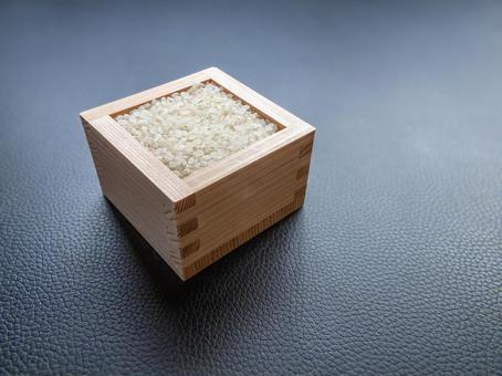 国産米と一合升 国産米と一合升 お米,一合升,米粒の写真素材