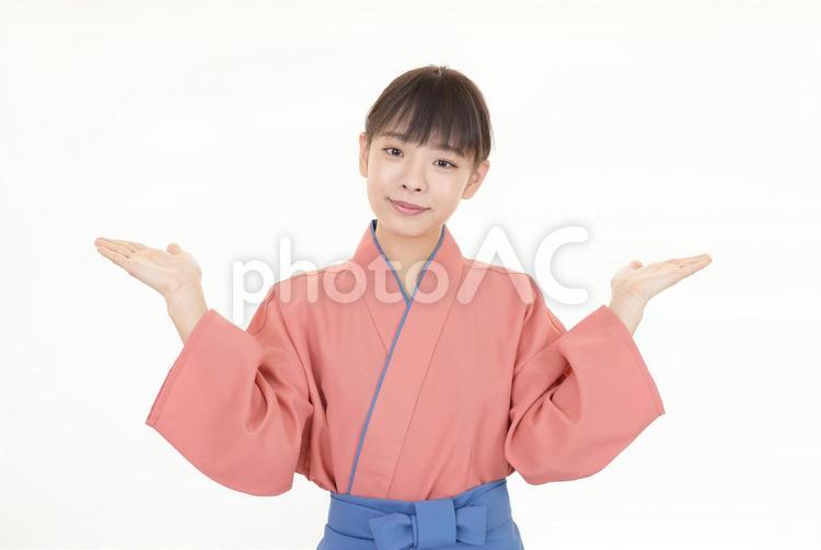 笑顔のウエイトレス 女性,ウェイトレス,ウエイトレスの写真素材
