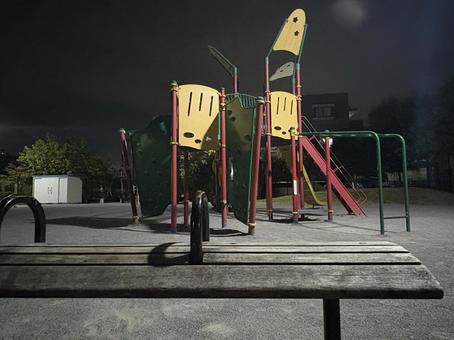 夜の公園 夜,夏,曇りの写真素材