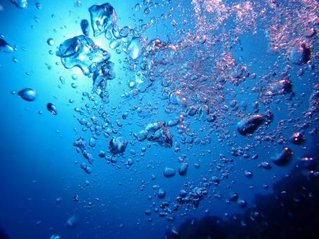 海の中の光と泡 海,ダイビング,水中写真の写真素材