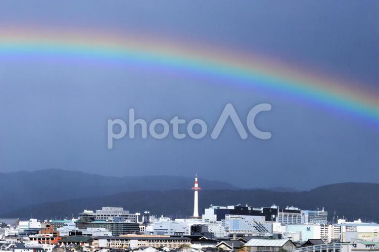 京都タワーと虹 虹,京都,レインボウの写真素材