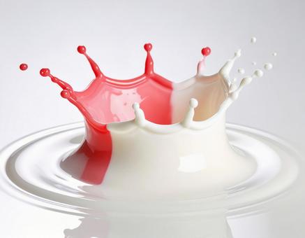 イチゴミルクのミルククラウン イチゴミルクのミルククラウンの写真