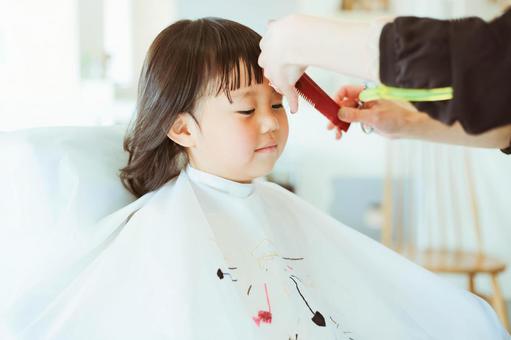 Child's haircut, child, beauty salon, cut, JPG