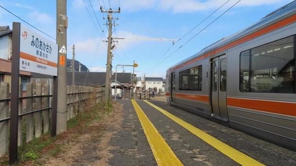 美濃赤坂駅　東海道本線　支線　JR東海 美濃赤坂駅,jr東海,jr貨物の写真素材