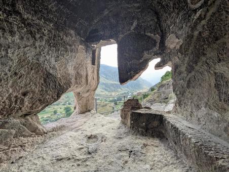 ヴァルジア洞窟からの眺望 ヴァルジア,洞窟住居,修道院の写真素材