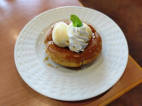 アイスとパンのスイーツ アイスとパンのスイーツ 焼き菓子,お菓子,スイーツの写真素材