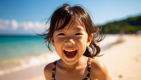 夏休み、海水浴で笑顔で遊ぶ子供 夏休み、海水浴で笑顔で遊ぶ子供の写真