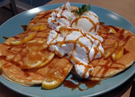 パンケーキ パンケーキ,生クリーム,アイスクリームの写真素材