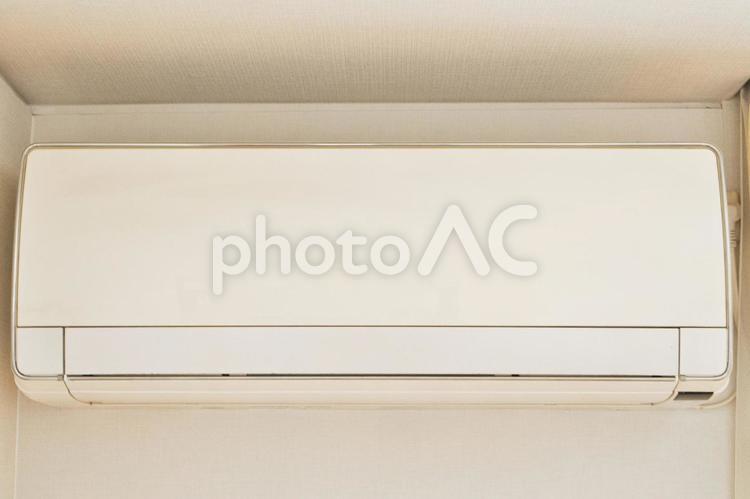 エアコン　白　 エアコン,梅雨,家電の写真素材