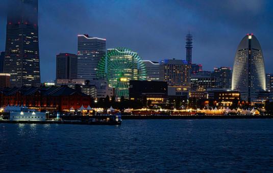 大さん橋から見たみなとみらいの夜景 大さん橋から見たみなとみらいの夜景 横浜,みなとみらい,夜景の写真素材
