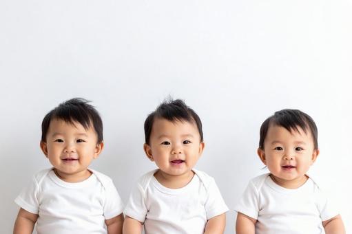 三つ子 三つ子の写真