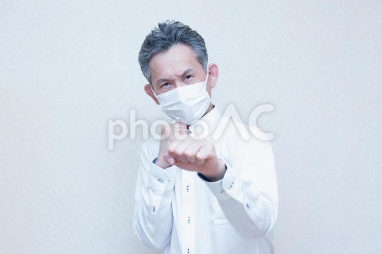 マスクをする中年男性20 マスク,コロナ,花粉症の写真素材