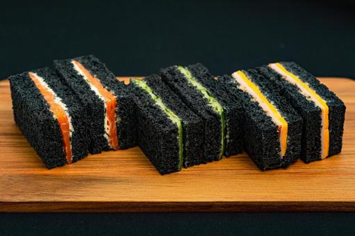 竹炭サンドウィッチ2 竹炭サンドウィッチ2 竹炭サンドイッチ,竹炭サンドウィッチ,食パンの写真素材