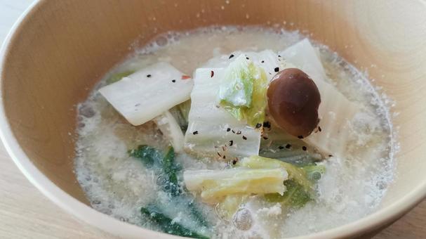 白菜としめじの豆乳煮込み 白菜としめじの豆乳煮込み 野菜の煮込み料理,豆乳煮込み,白菜の写真素材